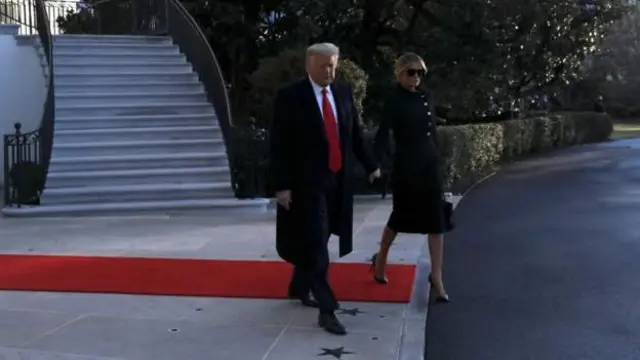 Rais Donald Trump na Mkewe Melania Trump wakiondoka katika Ikulu ya White House