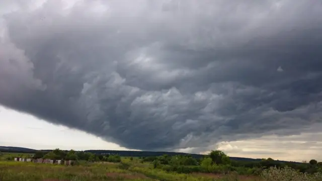 Цвета: серый