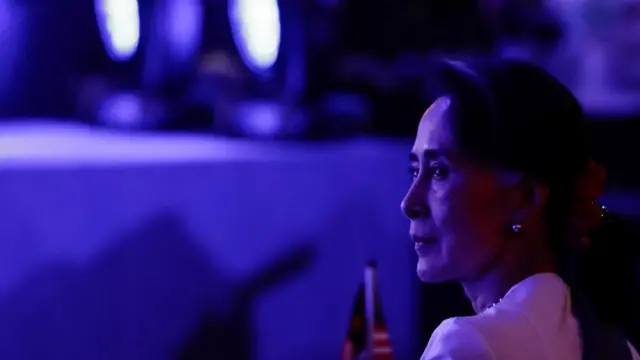 ဒေါ်အောင်ဆန်းစုကြည်