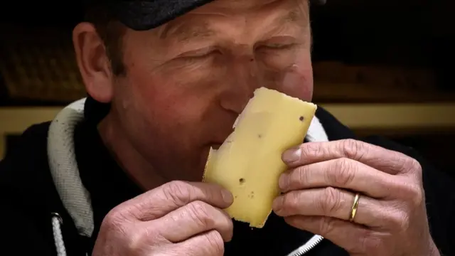 كيف تعكس حاسة الشم وضعك الصحي؟