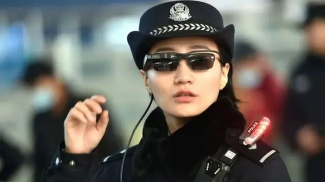 چینی پولیس اہلکار
