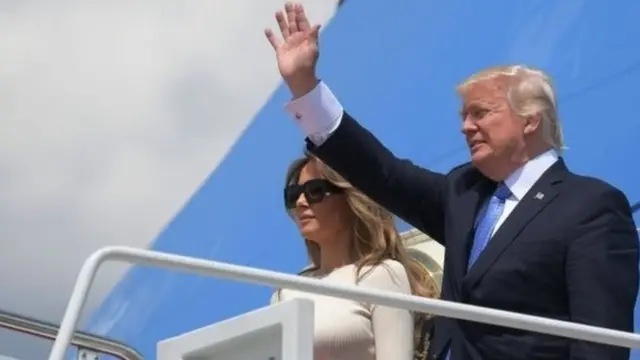 ट्रंप पत्नी के साथ