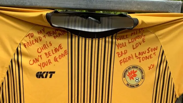 ခရစ္စတိုဖာရဲ့ ဘောလုံးကန်အင်္ကျီ