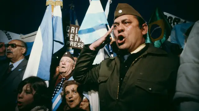 Дмонстрация по поводу высадки на Мальвинских (Фолклендских) островах