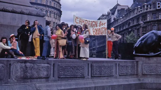 ميدان ترافالغار وسط لندن