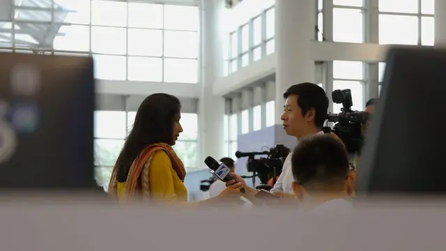 印度记者接受中国媒体采访