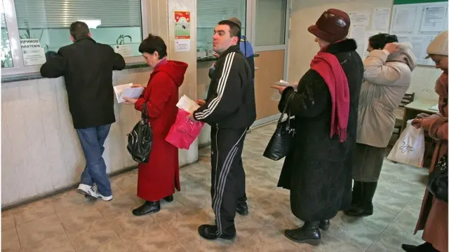 Президент каже, що довіряє українцям в тому, що отримавши "живі" гроші, вони заплатять за комуналку