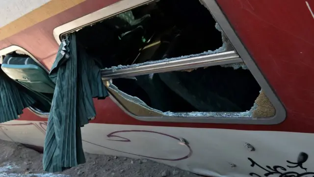 Вагон розбитий