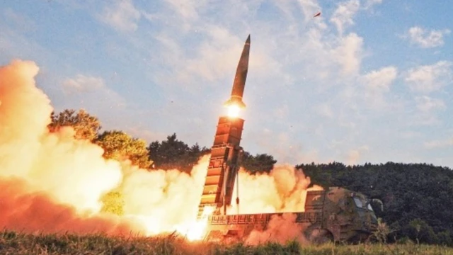 كوريا الشمالية أجرت اختبارا لصاروخين جديدين