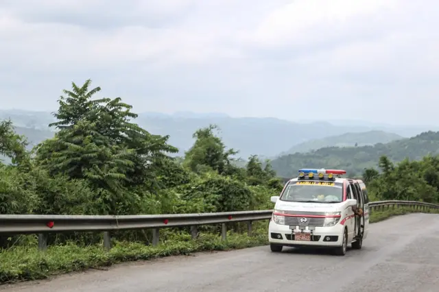 ဒေသခံကယ်ဆယ်ရေးလုပ်ဆောင်သူတွေ