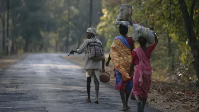 आख़िर गढ़चिरौली जैसी घटनाओं को माओवादी क्यों अंजाम दे पाते हैं