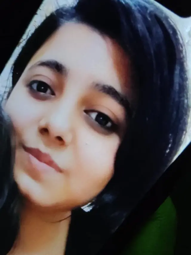 इस्माइल और उनके परिजन मुस्कान को हर अस्पताल में खोज चुके हैं लेकिन उन्हें कोई ख़बर नहीं मिली है.