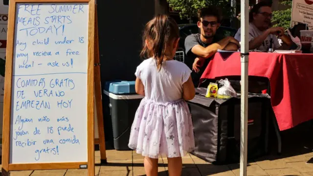 تغذیه رایگان