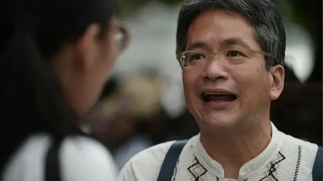 นายเดชรัต สุขกำเนิด อาจารย์คณะเศรษฐศาสตร์ ม.เกษตรศาสตร์