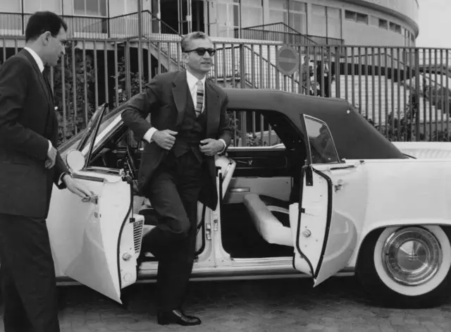 زاهدی و شاه