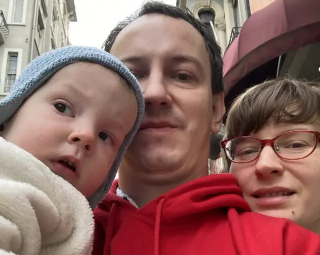 Нина Назарова эри ва ўғли билан