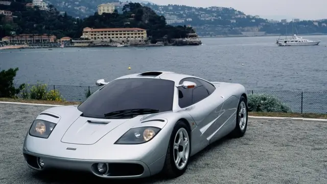 مک‌لارن F1 بین سالهای ۱۹۹۳ تا ۱۹۹۸ ساخته شد