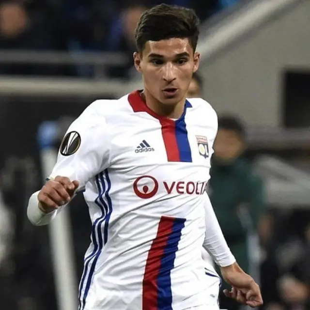 An jima ana rade-radin tafiyar Houssem Aouar Arsenal