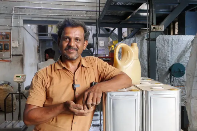 શીંગતેલ, ઓઈલ મિલ, કાચી ઘાણીનું તેલ, મગફળી, ખેતી, ખેડૂત, બીબીસી ગુજરાતી 