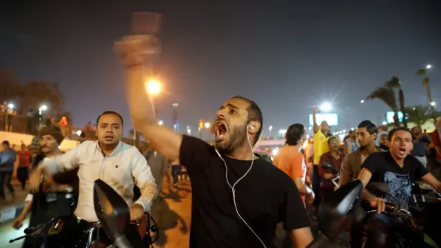 متظاهرون في القاهرة