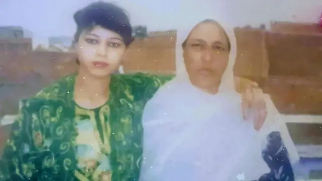 Nabila e a mãe