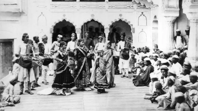 दिल्लीच्या 'नाच गर्ल्स'