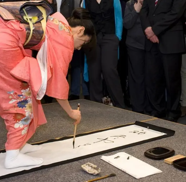 bahasa daerah, alfabet daerah, huruf daerah, punah, kepunahan adat