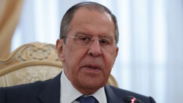 د روسیې د بهرنیو چارو وزیر سرګي لاوروف پرون پر افغان طالبانو غږ وکړ چې یو ټولشموله حکومت جوړ کړي او ټولو لږکیو ډلو ته پکې ونډه ورکړي.