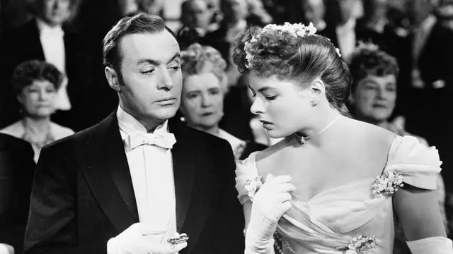 Charles Boyer e Ingrid Bergmanesporte da sorte da deolanecena do filme 'Gaslight'