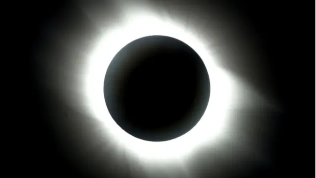 Eclipse solar total