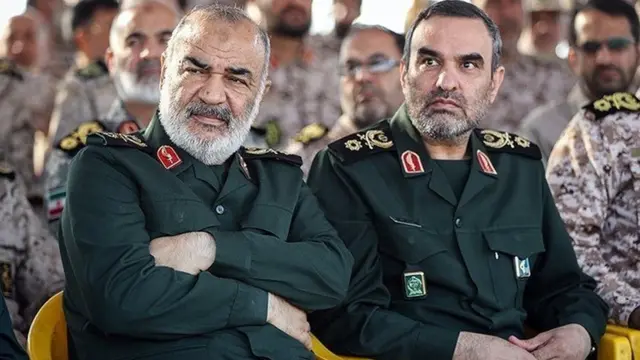 سرتیپ پاسدار حسن محقق در کنار سرلشکر پاسدار حسین سلامی