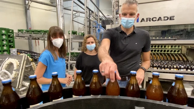 Anke Ketterer (au centre) et son mari Phillip affirment que les années Merkel ont aidé leur entreprise