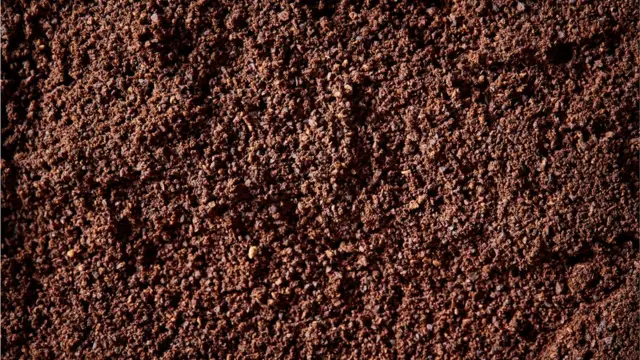 કોઈપણ ખેતીલાયક જમીનને ખેતી સિવાયના હેતુ માટે વાપરવા માટે જમીનનો 'હેતુફેર' કરાવવો પડે. જેના માટે કલેકટર કચેરી દ્વારા મંજૂરી આપવામાં આવે છે