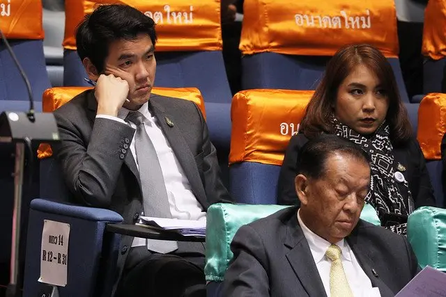 ปิยบุตร แสงกนกกุล