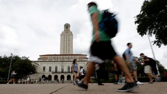 Desde este lunes es legal portar armas en los campus universitarios de Texas.