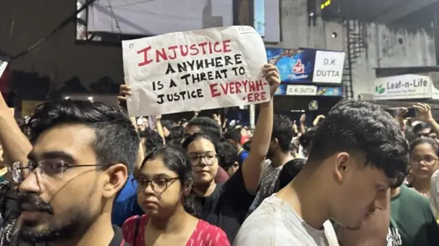 कोलकाता येथे सुरू असलेलं आंदोलन