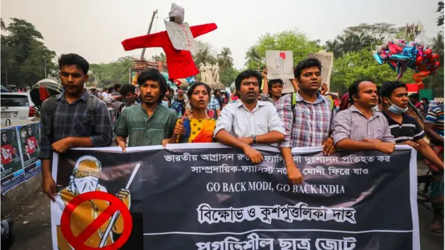 ২৩শে মার্চ ঢাকা বিশ্ববিদ্যালয়ের টিএসসিতে মোদীর সফরের প্রতিবাদে প্রগতিশীল ছাত্র জোটের নেতৃত্ত্বে বিক্ষোভ করে বেশ কয়েকটি বাম দলের ছাত্র সংগঠন।