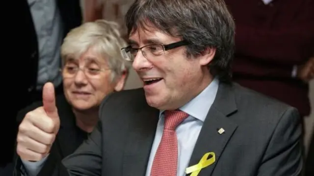 Каталонияга испан өкмөтү түз башкаруу киргизгенден кийин Пучдемон жана каталондук төрт саясатчы Бельгияга качып кетти