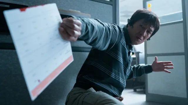 Веймонд Ван - ничем не примечательный муж и супергерой