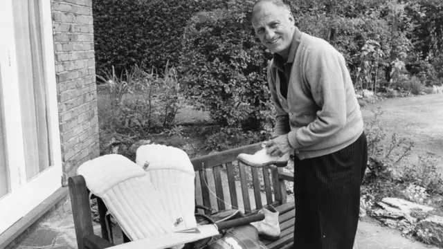 सर लेन हटन