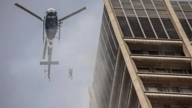 Ụgbọelu ndị uweojii ka ọ na-azọ ndụ ndị tọrọ n'ụlọ ahụ