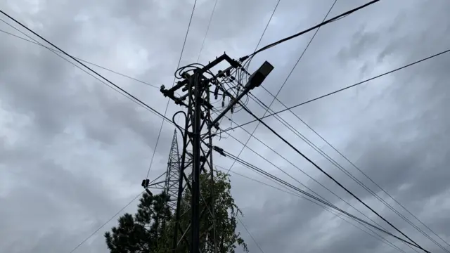 električni stub, priključak na struju, struja