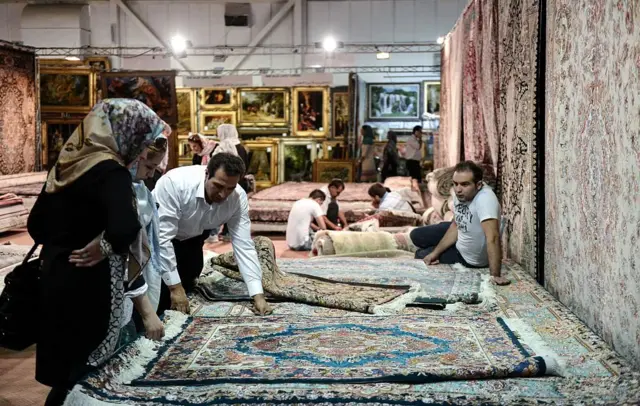 مرداد سال گذشته فرش دستباف توسط آمریکا تحریم شده است