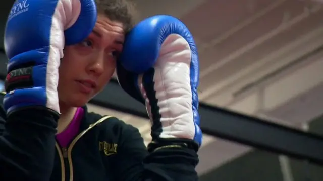 Judith Heryka practicando Kick Boxing