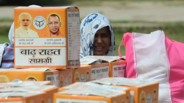 په ګاونډي اترپردیش ایالت کې هم سیلابونو سخت زیان اړولی دی