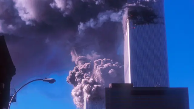 ১১ই সেপ্টেম্বর ২০০১ -এ টুইন টাওয়ারের নাটকীয় হামলা