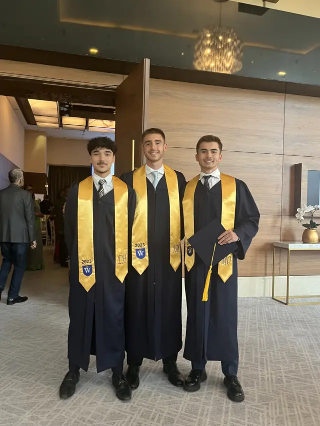 Мики коллежини тугатганида олган фото сурати