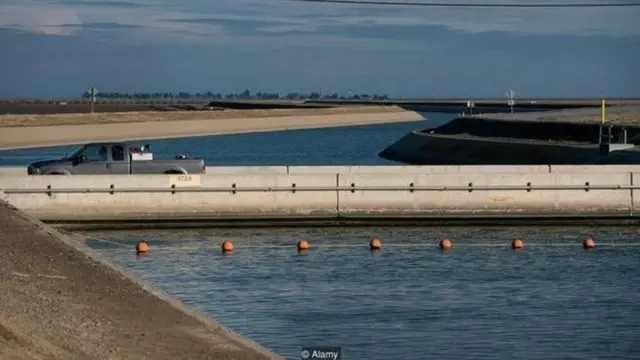 सैन जोआचिन में पुल धंस रहे हैं