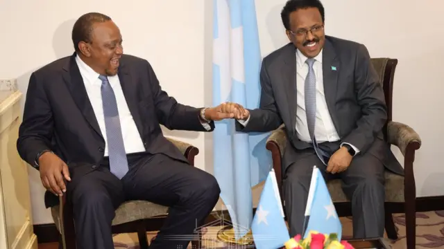 rais Uhuru kenyatta na mwenzake wa Somalia Mohamed Farmajo