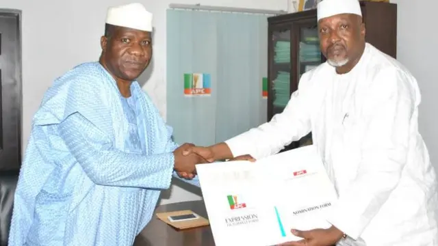 Opeyemi Bamidele lọ gba fọọmu ti yoo fi dije ni olu ile ẹgbẹ APC ni Ekiti